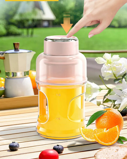 PowerBlend Pro: Cordless Mini Juicer with 1600ml Capacity – Squeeze Freshness Anywhere!"